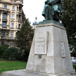 Praga: una statua dello scrittore Alois Jirásek / Prague: a statue of the writer Alois Jirásek
