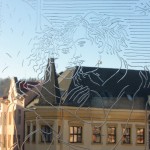 Una delle incisioni di František Kysela realizzate sui vetri della veranda / One of the figures engraved by František Kysela on the veranda’s windows © Archiv MK Náchod