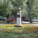 La statua di Pablo Neruda nei Giardini di Hus, a Praga Smíchov / Pablo Neruda statue in Hus Gardens, in Prague Smíchov © Kenih, Wikimedia