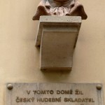 Il busto dedicato a Josef Mysliveček in via Melantrichova, a Praga / Memorial to Josef Mysliveček in Melantrichova street, Prague © Wolfgang Sauber, Wikipedia